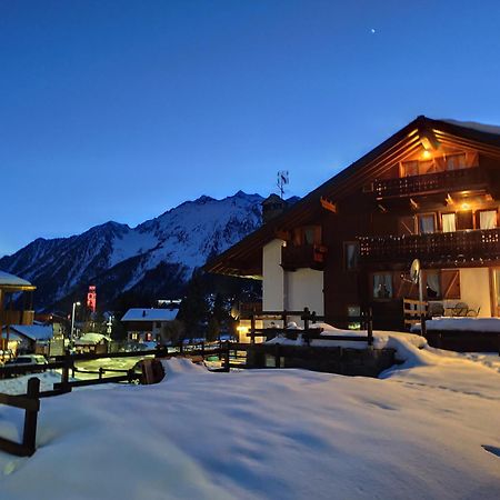 Hotel Santa San Champoluc Zewnętrze zdjęcie