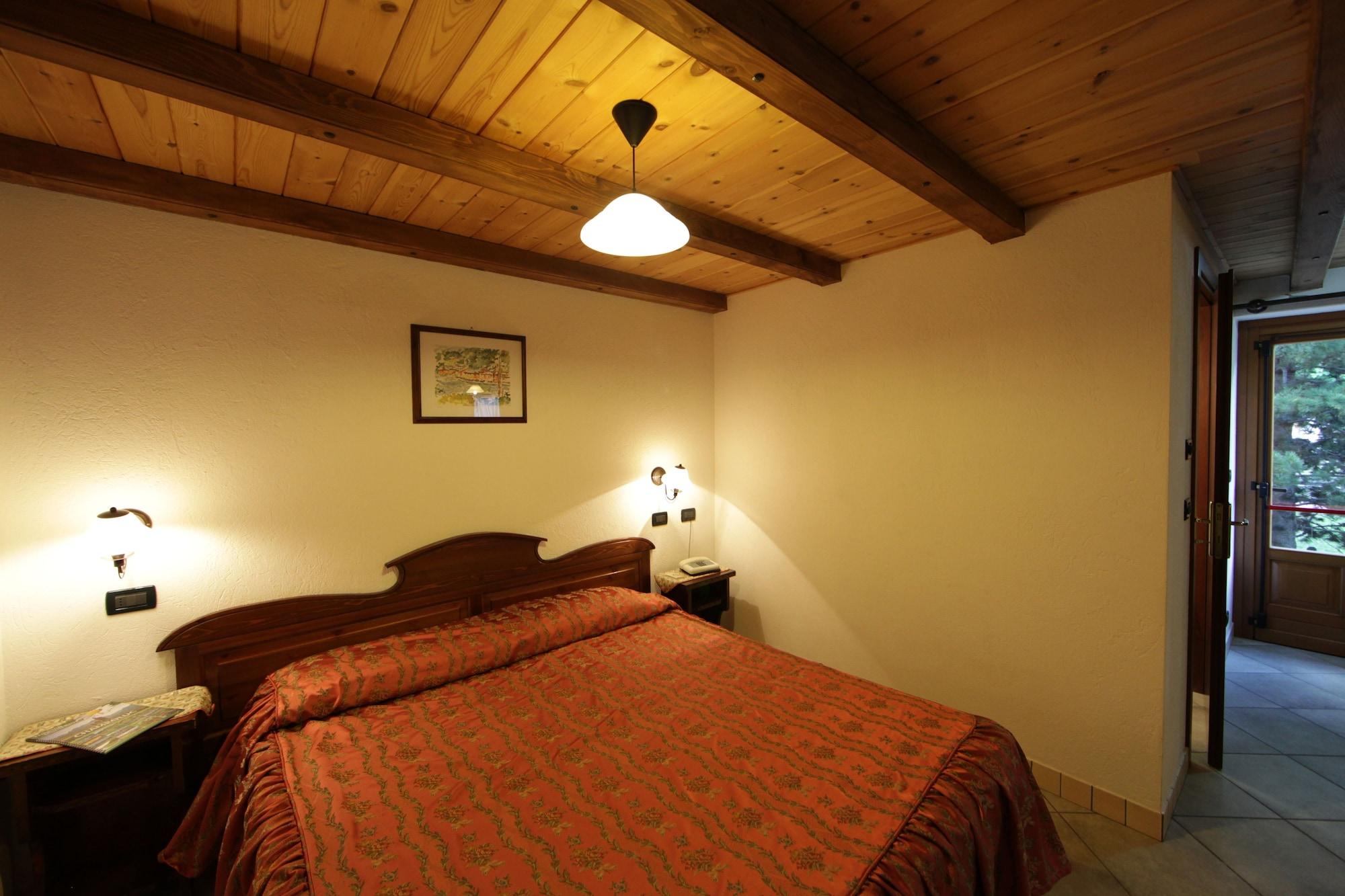 Hotel Santa San Champoluc Zewnętrze zdjęcie