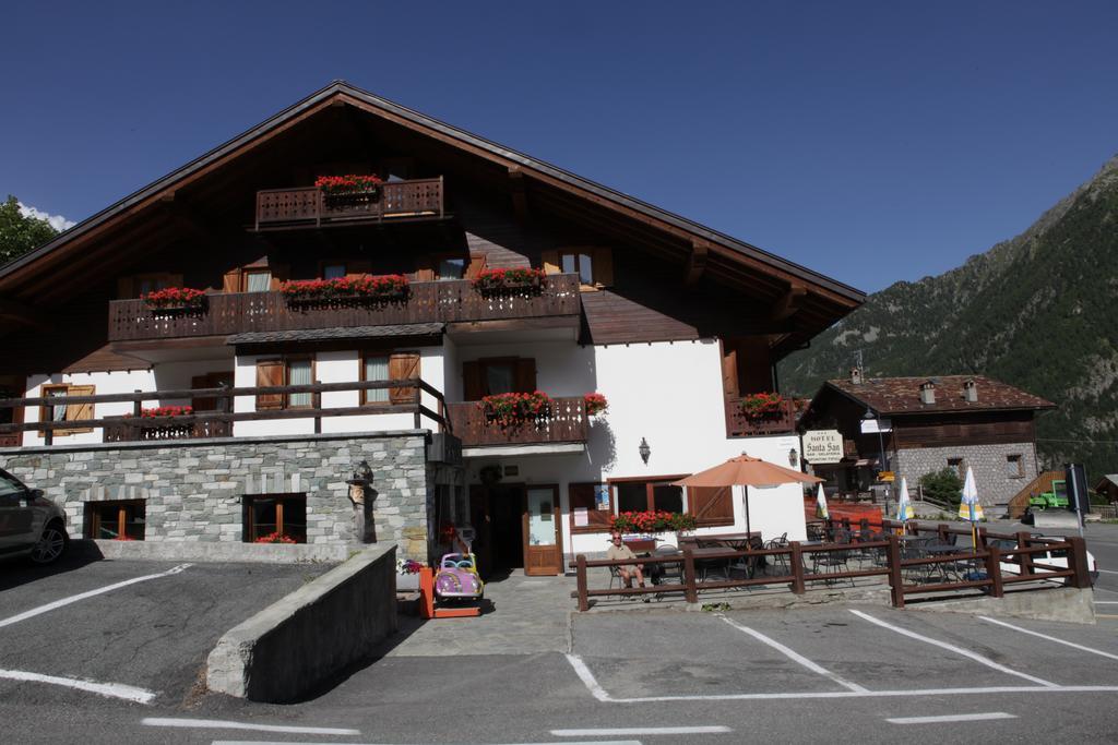 Hotel Santa San Champoluc Zewnętrze zdjęcie