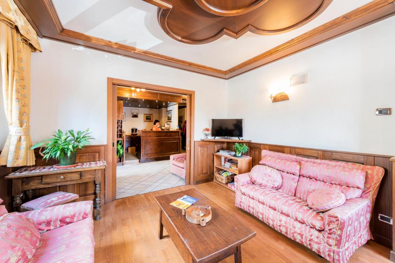 Hotel Santa San Champoluc Zewnętrze zdjęcie